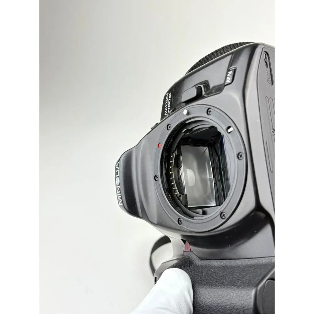 Vintage Minolta Maxxum 400si 35mm Camera Body Only - No Lens DQ2351